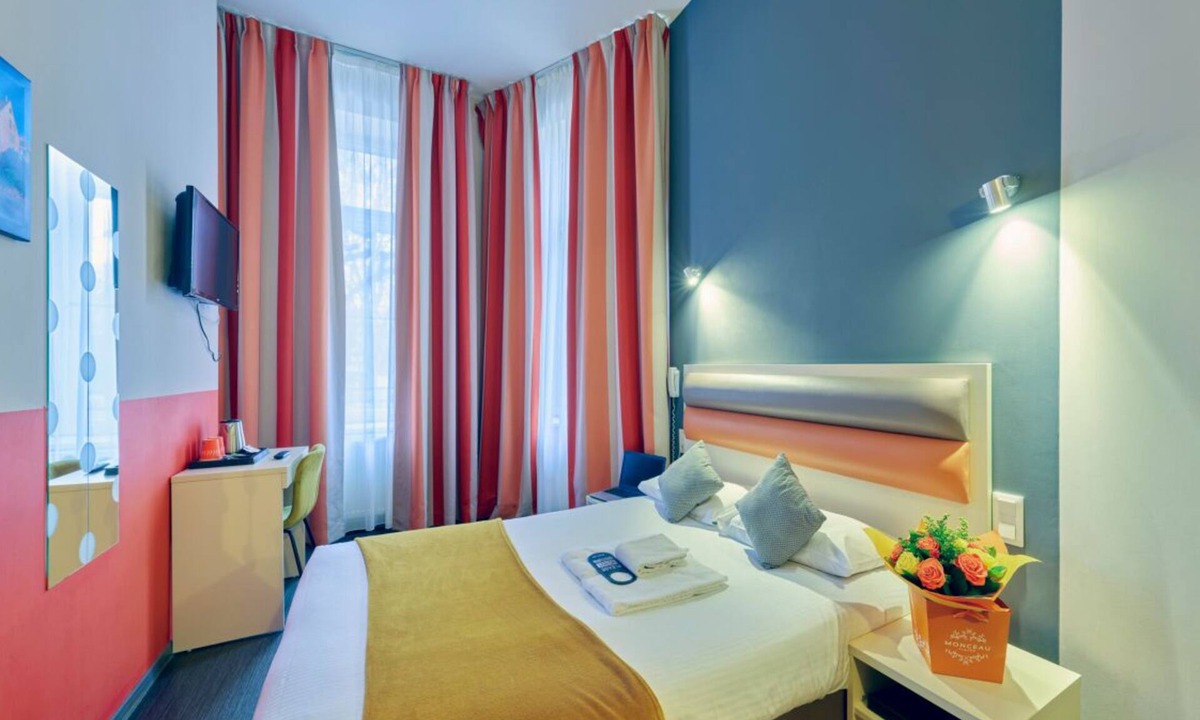 Contades Hotel | One Room w/Double Bed | Near Strasbourg Museum of Fine Arts