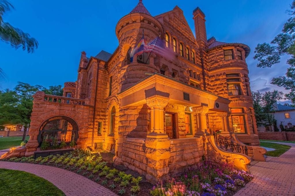Pueblo Hotel | Orman Mansion - Pueblo's Most Luxurious Stay!