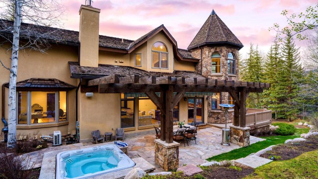 Edwards House | Osprey Nest by AvantStay