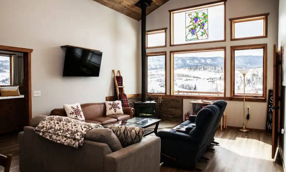 Kremmling House | Outdoor Paradise -ATV Galore, Hot Springs, Hunting, Skiing, & More