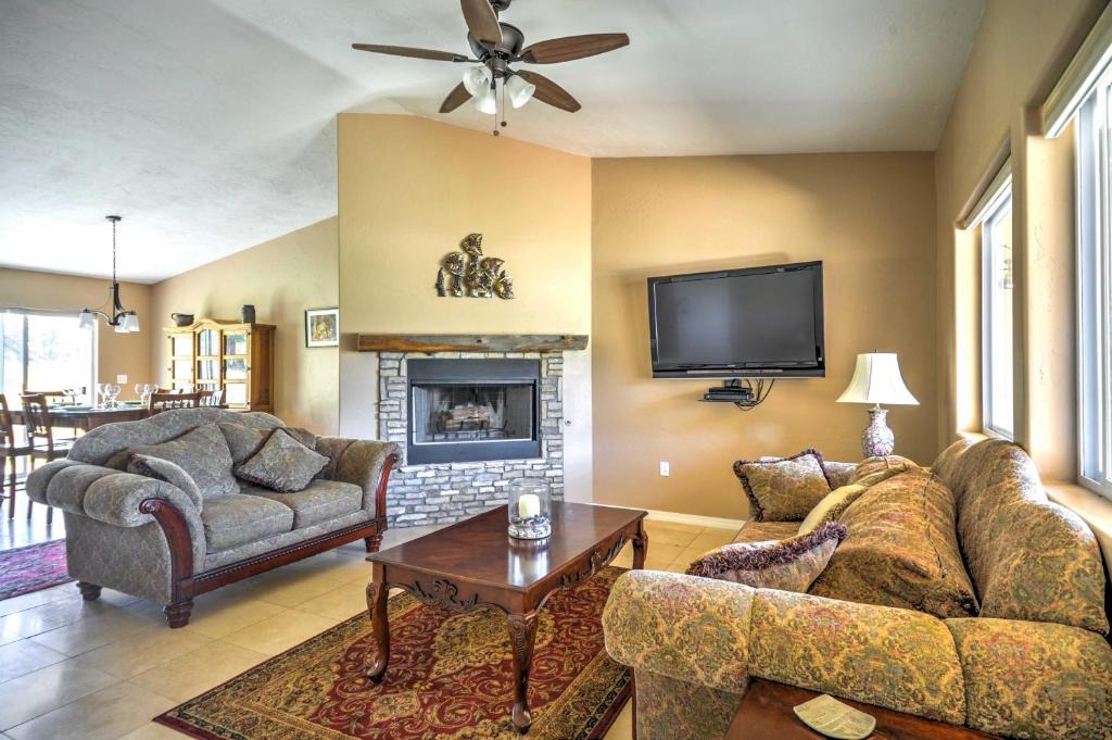 Pagosa Highlands House | Pagosa Springs House with Mountain Views and Hot Tub!