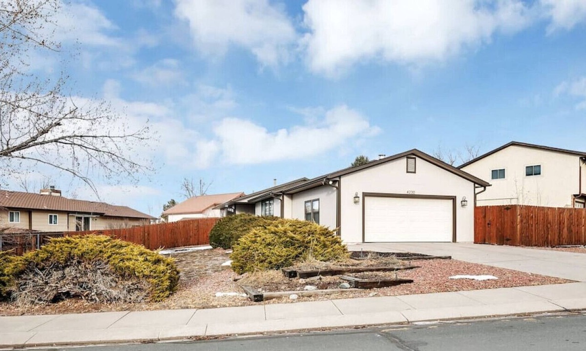 Village Seven House | Palmer Park Retreat Colorado Springs