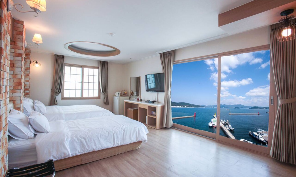Suryuk Hotel | Pam Beach