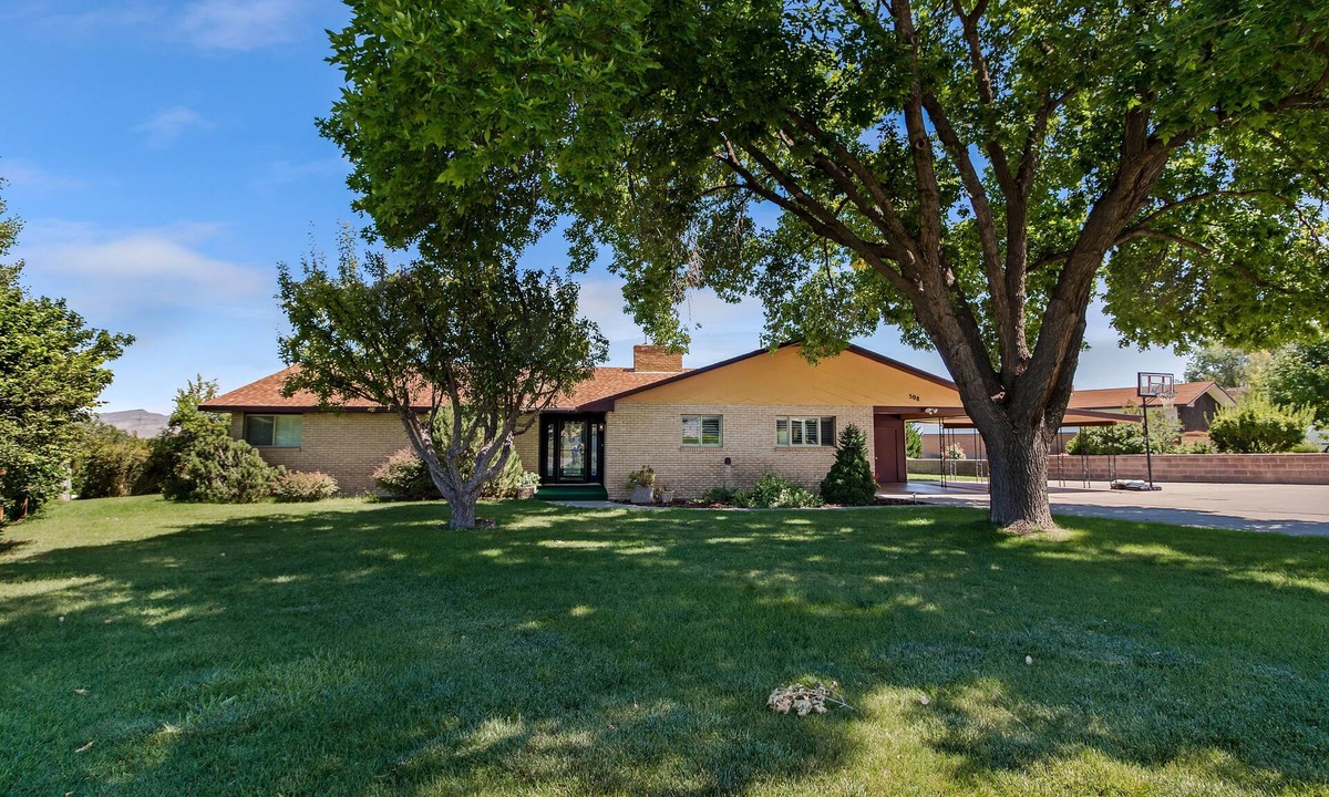 Redlands House | Panoramic Views overlooking the Colorado River Valley