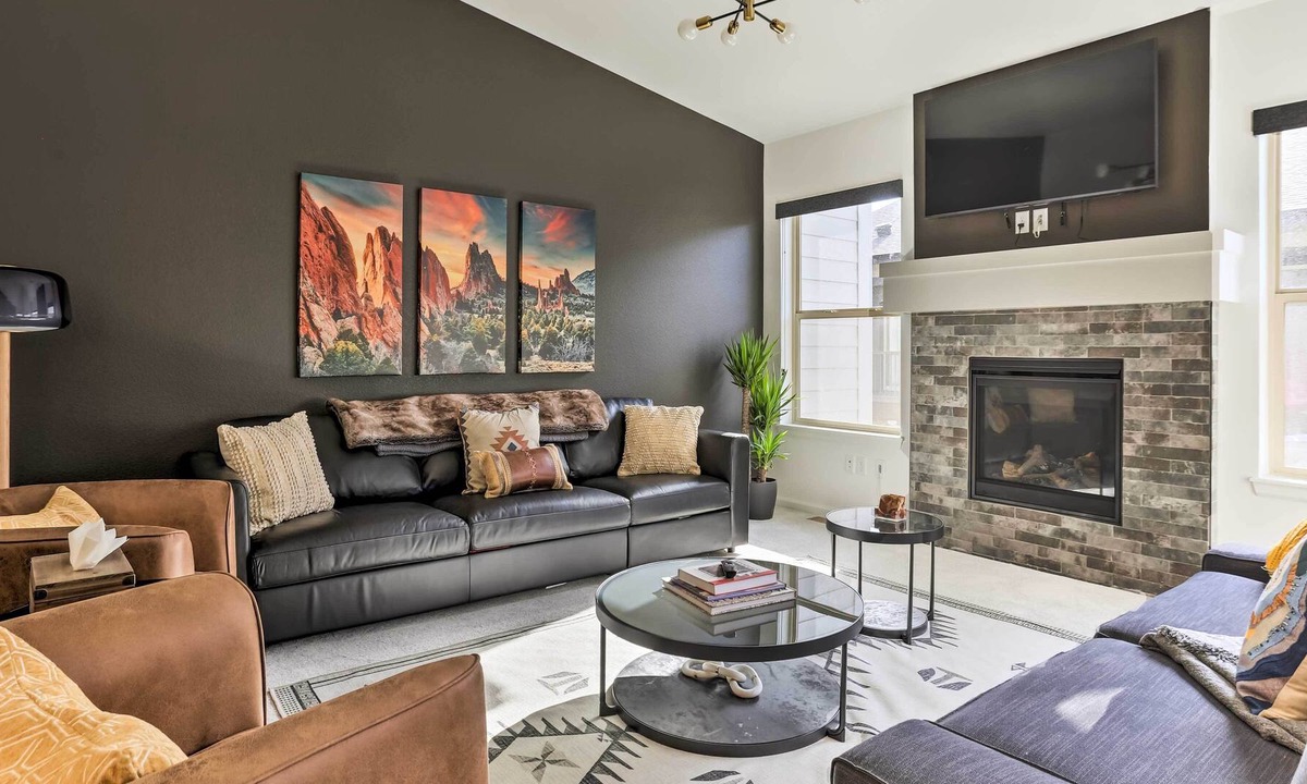 Parker House | Parker Townhome w/ Fireplace & Basement Bar!