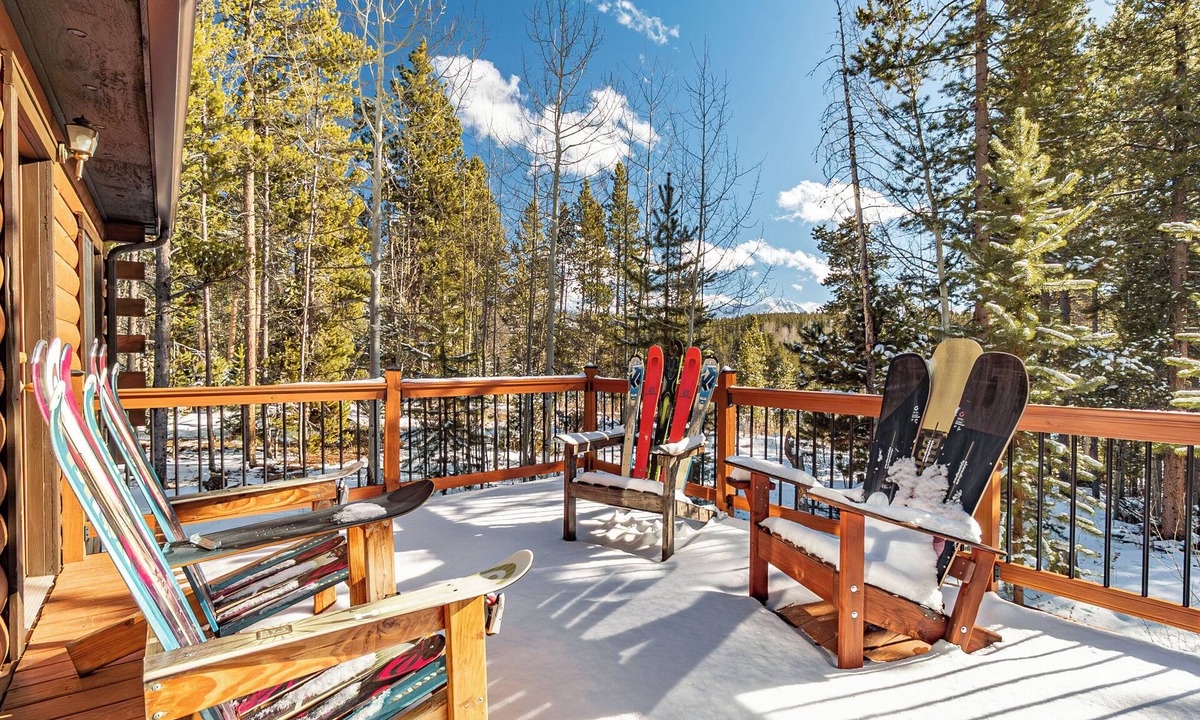 Fraser Cabin | Peaceful 4-bedroom cabin perfect for a relaxing stay in Fraser