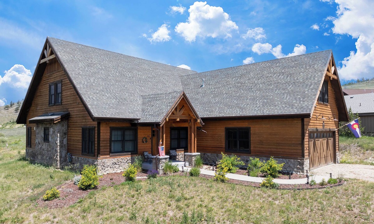 Silvercreek House | Perfect family getaway - 6 bedrooms and views!