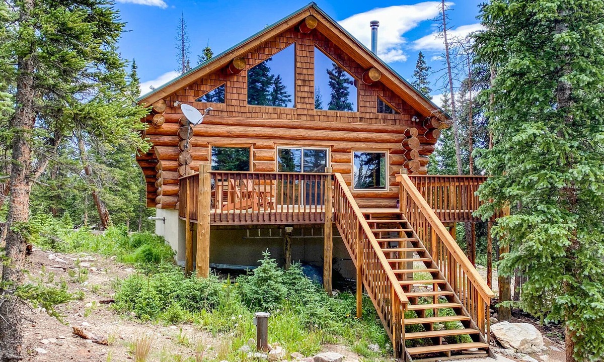 Valley of the Sun Cabin | Pet-Friendly Log Cabin, Natl Forest Trail at the Door, 14ers Out Back