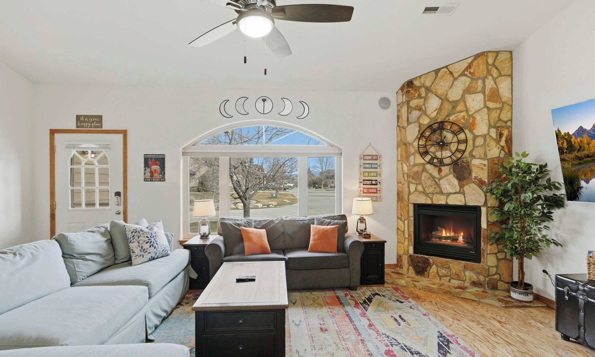 Pagosa Springs House | Pet-Friendly Townhouse | Walk to Lakes & Dining