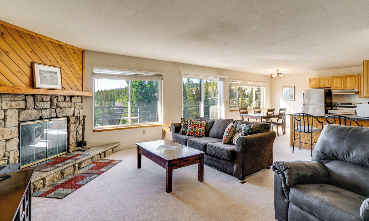 Wildernest Condo | Pool, Hot Tub & Ski Shuttle! Extended Mtn Escape