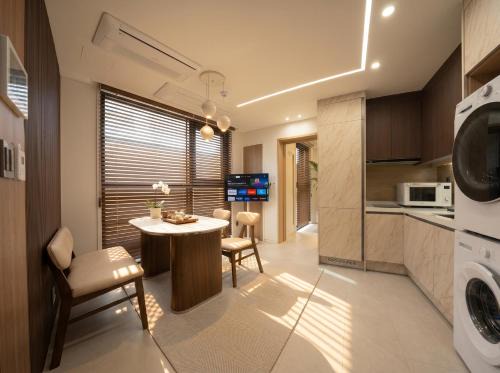 Yeoksam Apartment | PRANA Full-Service APT in Gangnam 5 min Metro