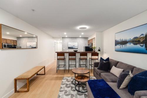 Village North House | Private Hot Tub | Pool | Free Parking | Sauna