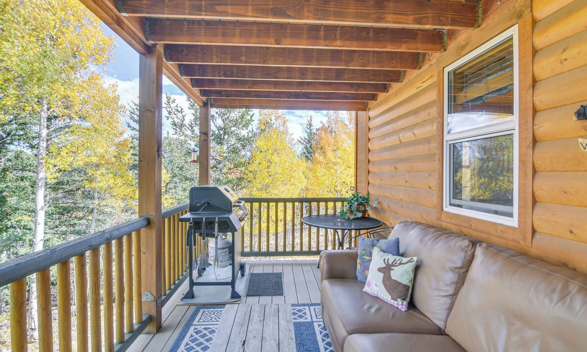 Indian Mountain Cabin | Private Wooded Escape w/Scenic Decks in Jefferson