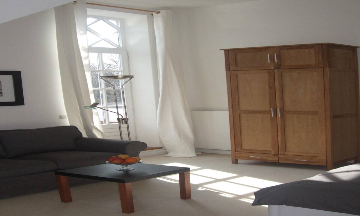 Brodten Apartment | Quiet location, walking distance from Brodtener Steufer, modern facilities, WiFi