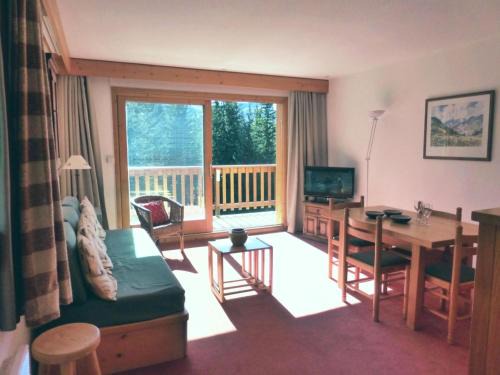 Meribel Apartment | Résidence Les Dauphinelles - 2 pièces cabine pour 4/6 personnes situé à Méribel Altiport proche des pistes de ski et du golf MAE-2035