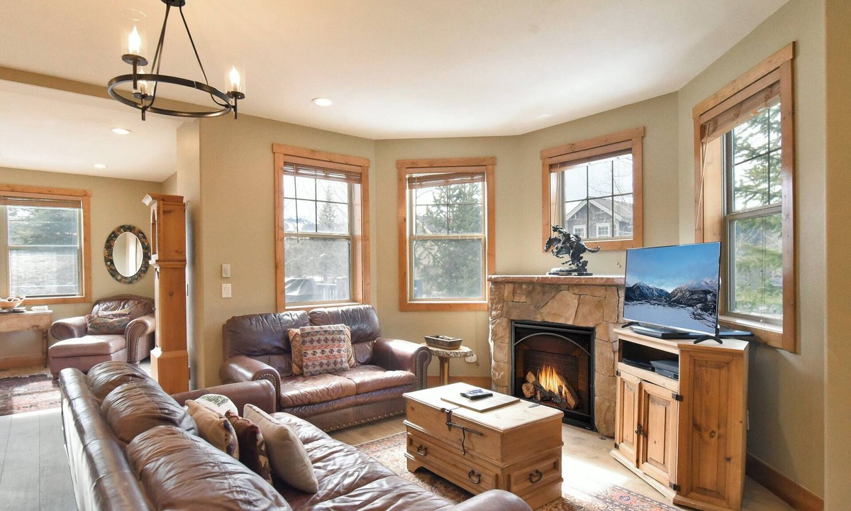 Vista Point House | Rachel Lane Home: Views, Style, Hot Tub
