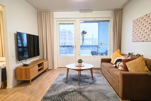Jyvaskyla Apartment | RahuliHomes, Kolmio, Sauna, 2WC, Autohallipaikka, Parveke
