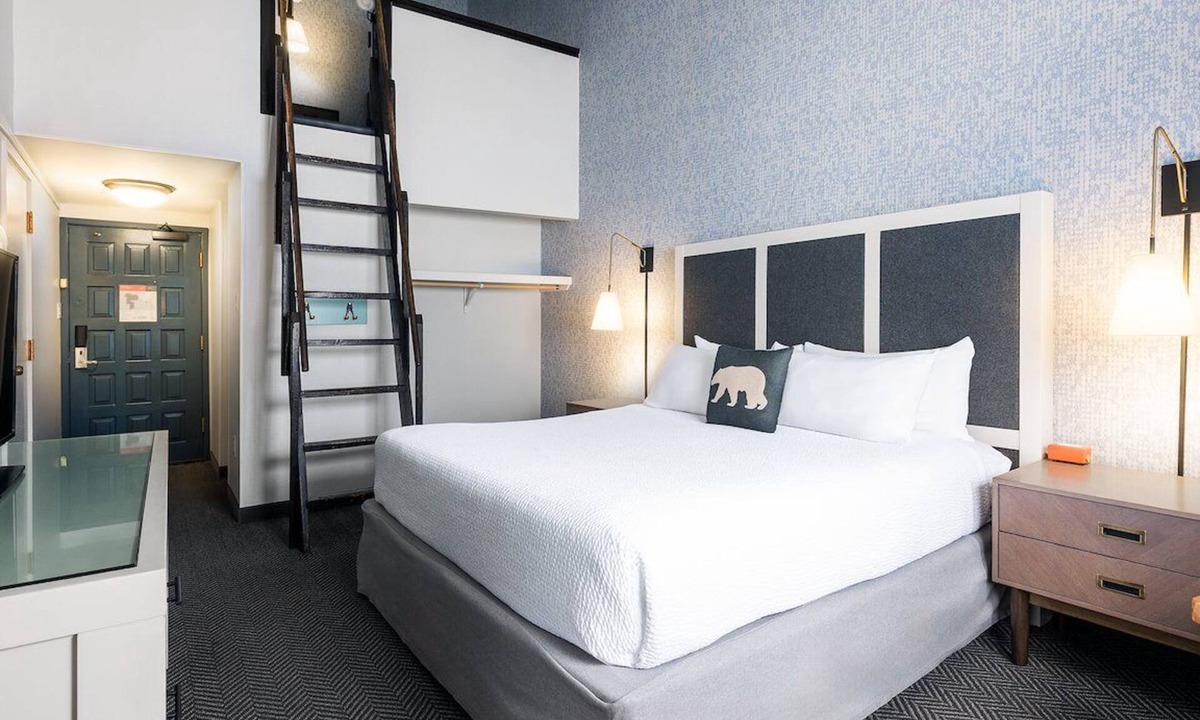 Steamboat Springs Hotel | Relaxing Loft with King and Twin Beds Near Steamboat’s Best Slopes