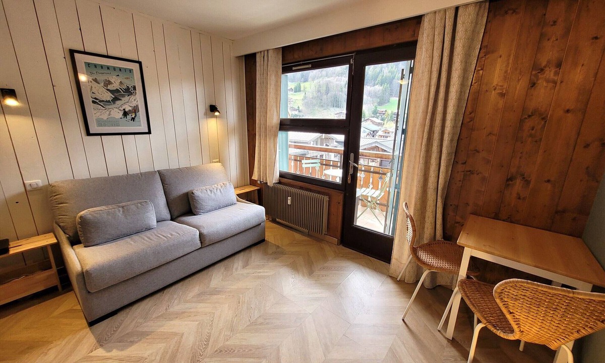 Les Gets Apartment | Renovated studio, Les Gets center, sunny balcony