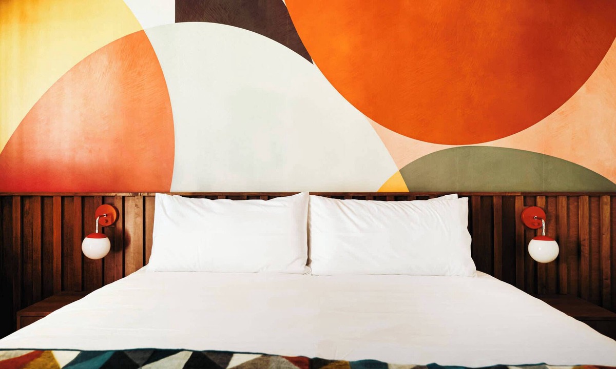 Hale Apartment | Retro Desert Vista | La Vista Motel | 110