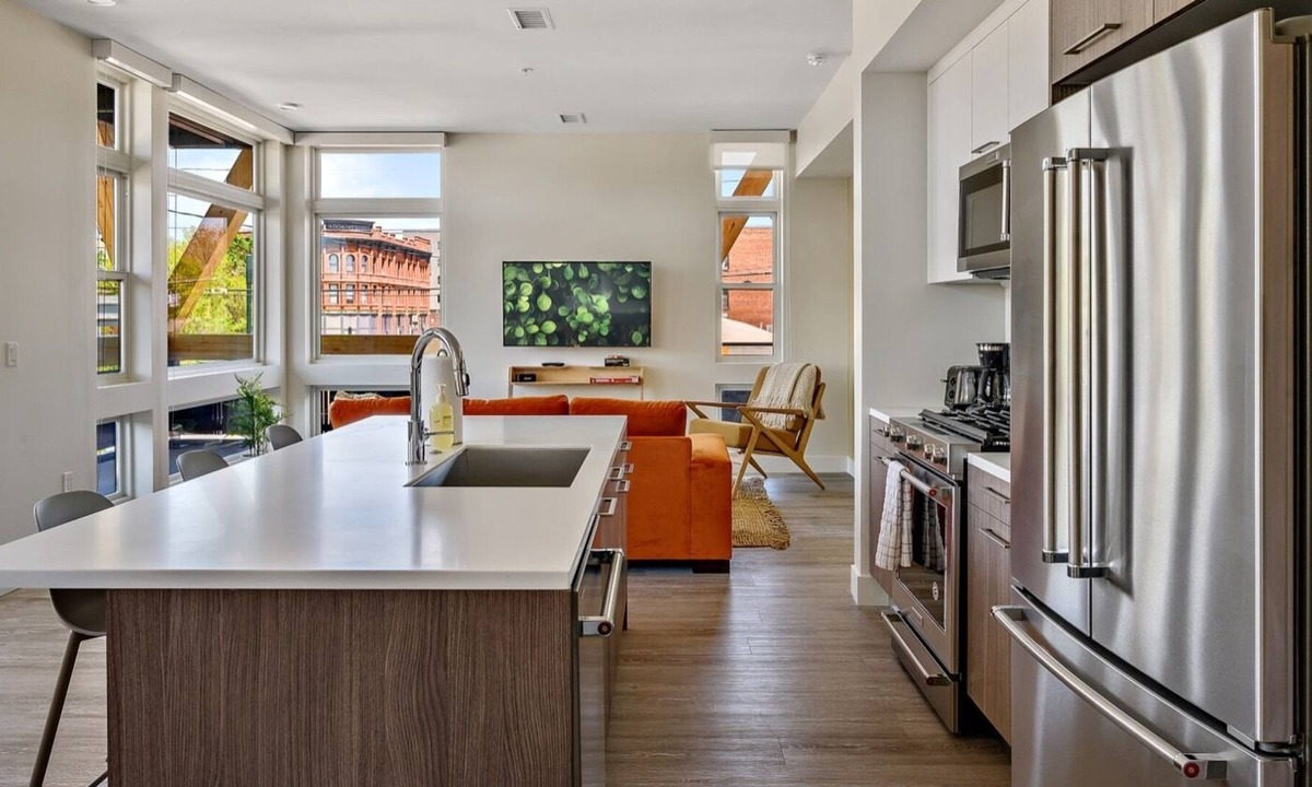 Highland Condo | Rhythm of the Night Loft | MTN View | Espadín LoHi