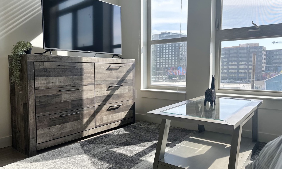 Cole Apartment | RiNo's Vibrant Studio Getaway