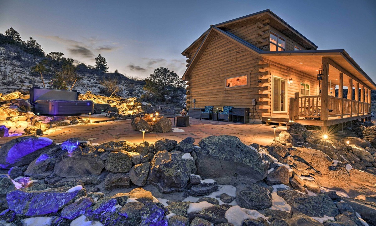 Del Norte Cabin | Rio Grande National Forest Cabin: Views & Hot Tub