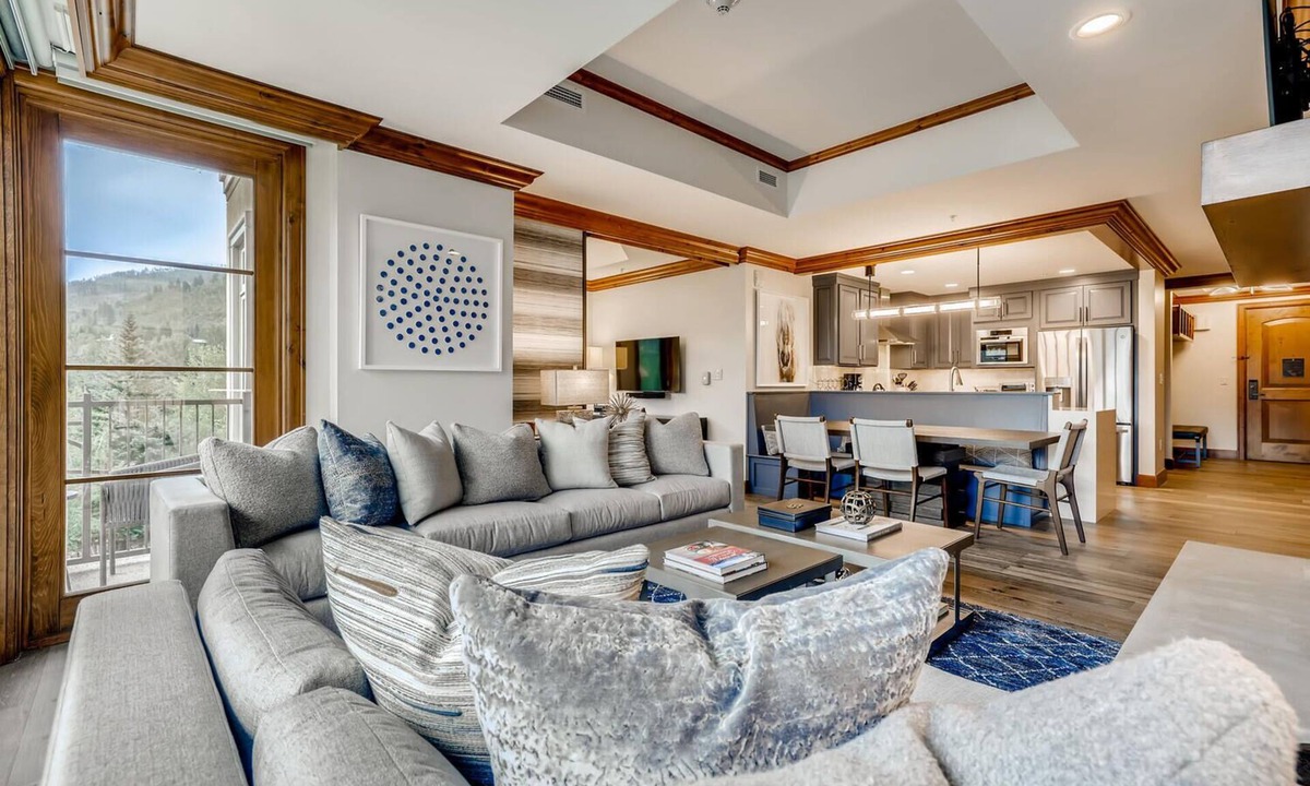 Vail Condo | Ritz Carlton Vail, walk to Gondola, rec area, lap pool, ski concierge