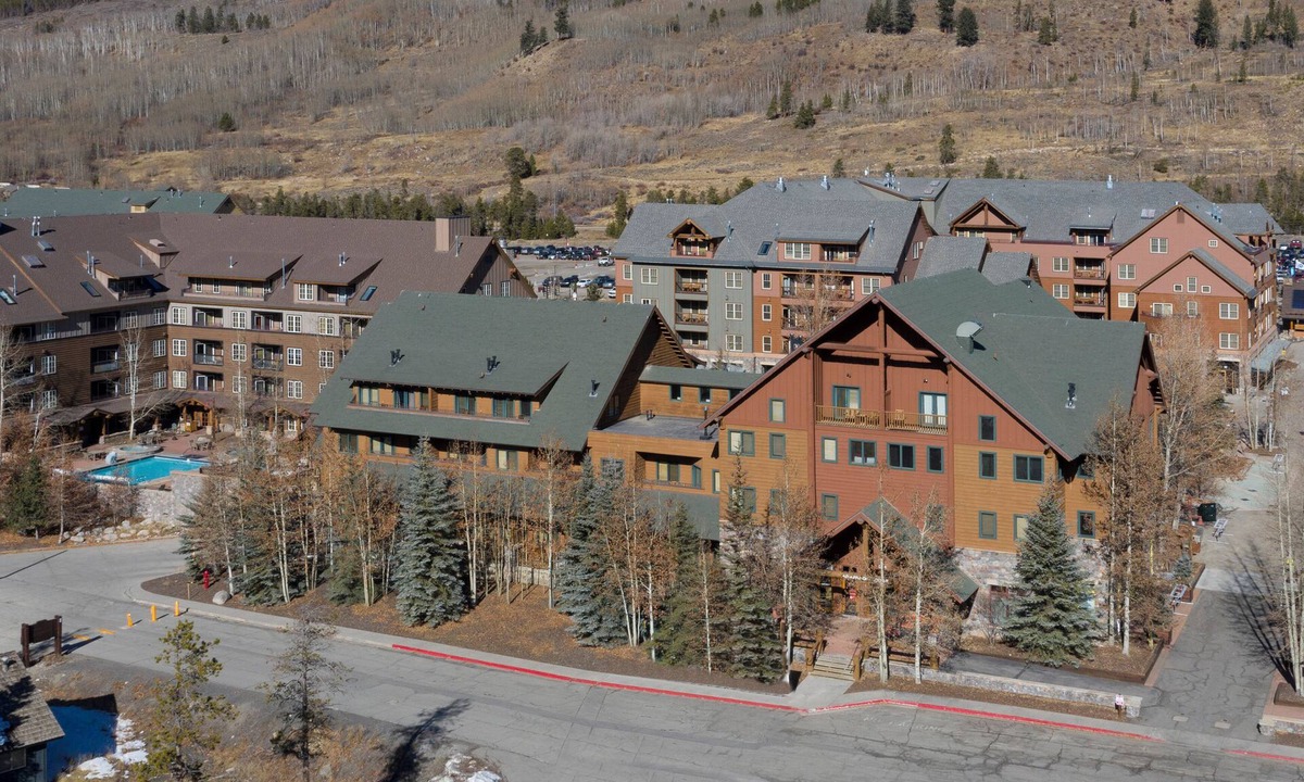 River Run Condo | River Run Village Walk To Gondola Pool Hot Tubs Restaurants and Shops DELUXE