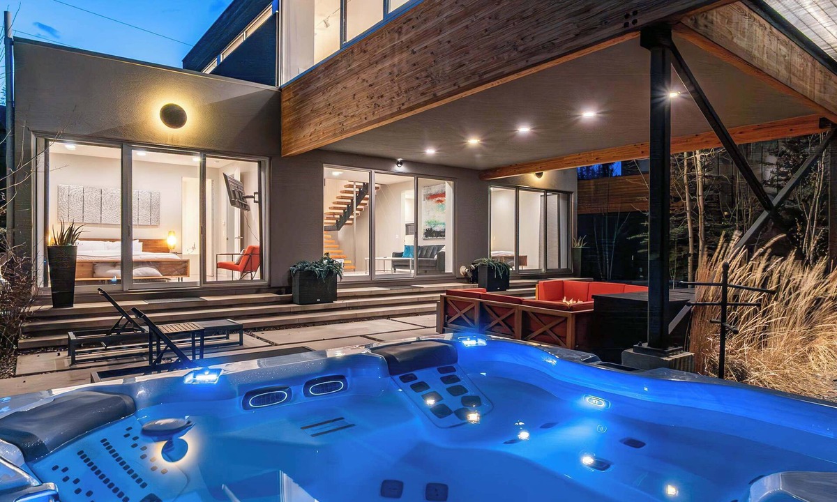 Winter Park Ski Chalet | River Views | Luxury Modern Design | Walk To Downtown