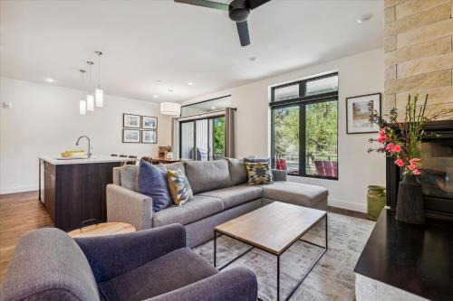 Willow Grove Apartment | River West 814, Spacious Silverthorne Condo, River Views