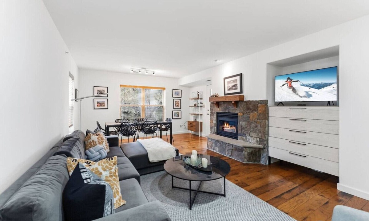 Edwards House | Riverfront 2-Bedroom Retreat in Edwards