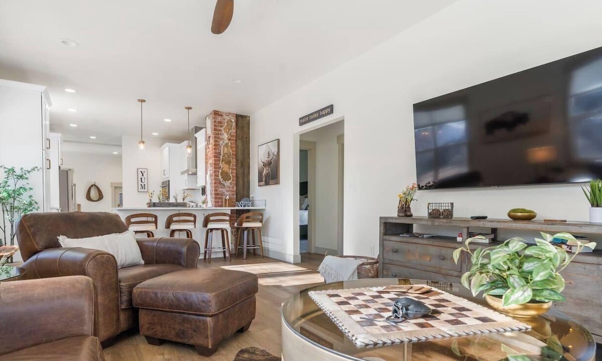 Loveland House | Romance + Relaxation in Downtown Loveland