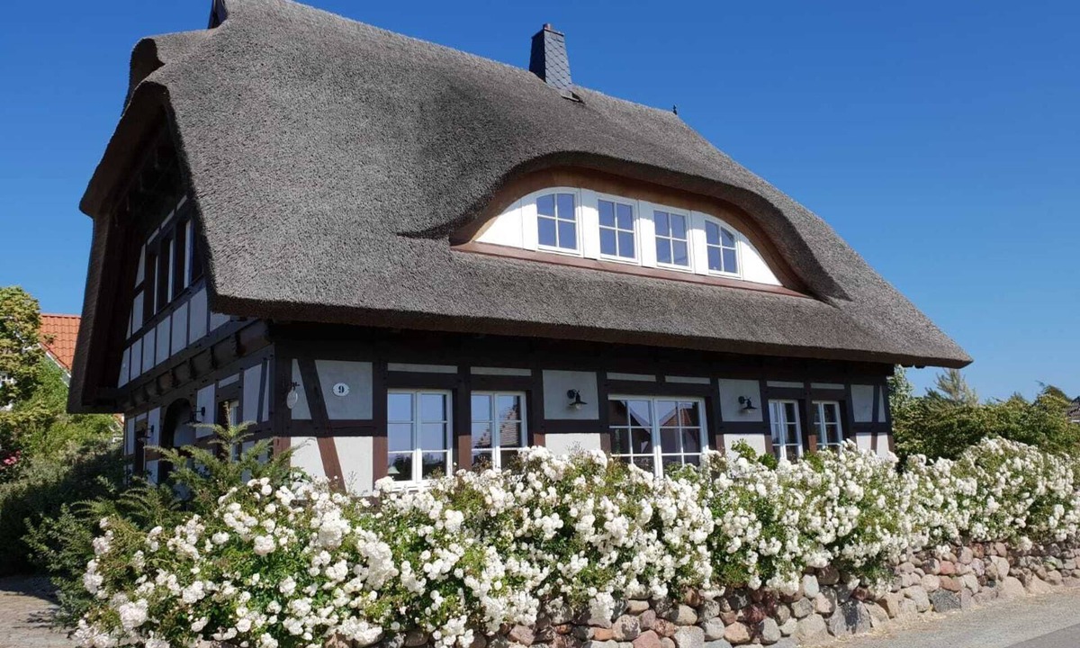 Dranske House | Rügen-Cottage up to 8 persons, sauna, fireplace,beach chair,barbecue,garden,parking lot