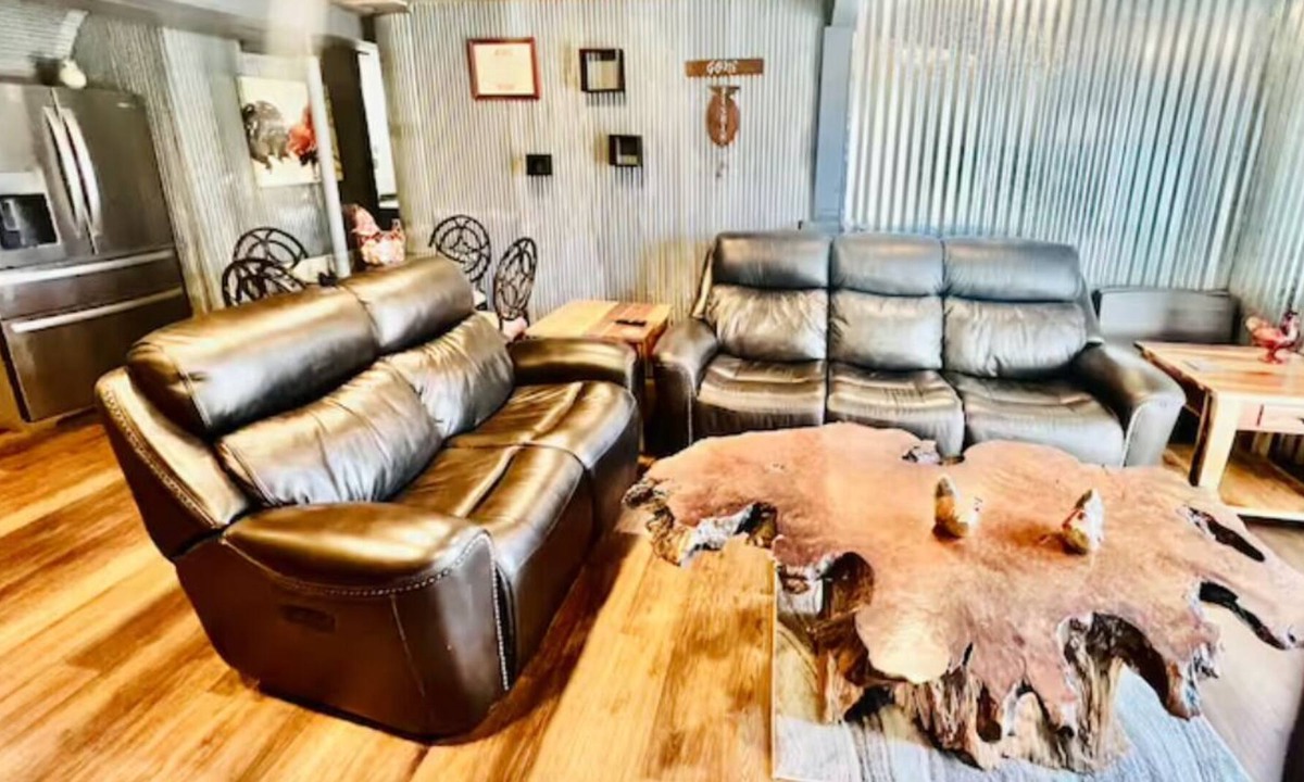 Security-Widefield House | Rustic 2BR Den 15min to Downtown, 7min to Airport!