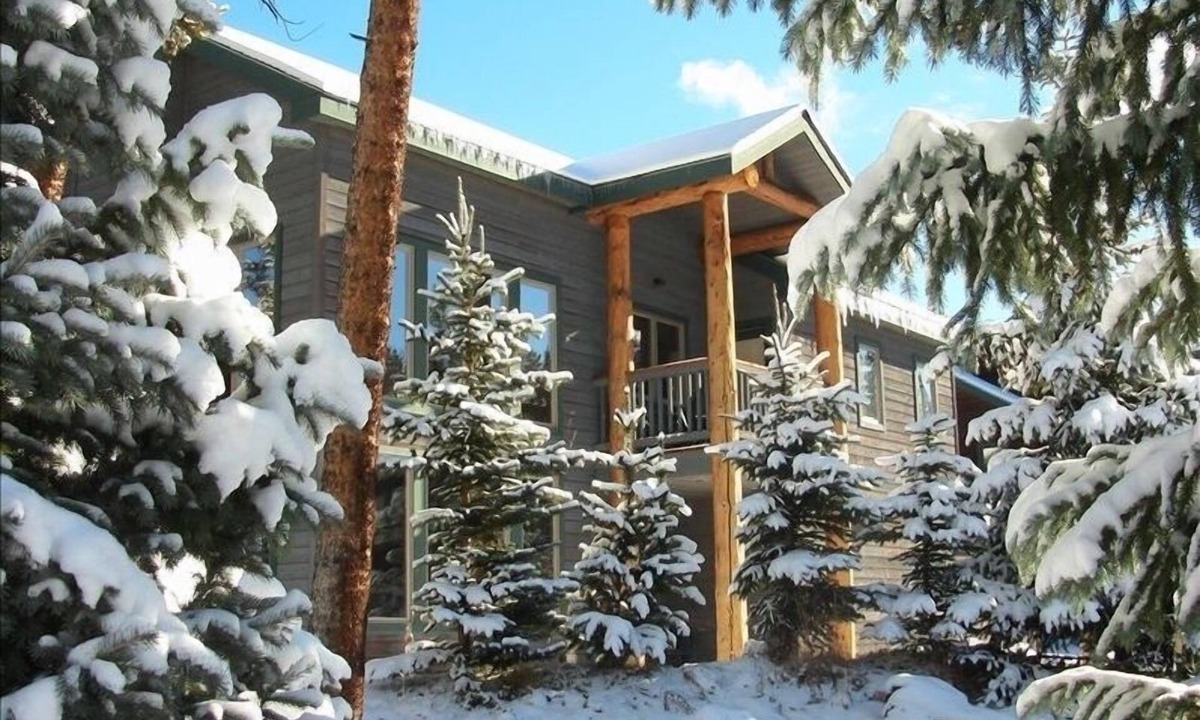 Warrior's Mark Cabin | Sale/4 Master bedrooms/Large Kitchen/Walk 2 Town & Lifts/Hot Tub/Pond & River