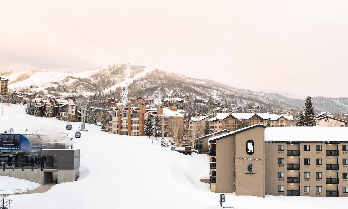 Steamboat Springs Hotel | Scenic Two Queen Mtn View, Gravity Haus, Ski-In/Ski-Out, Heated Pool