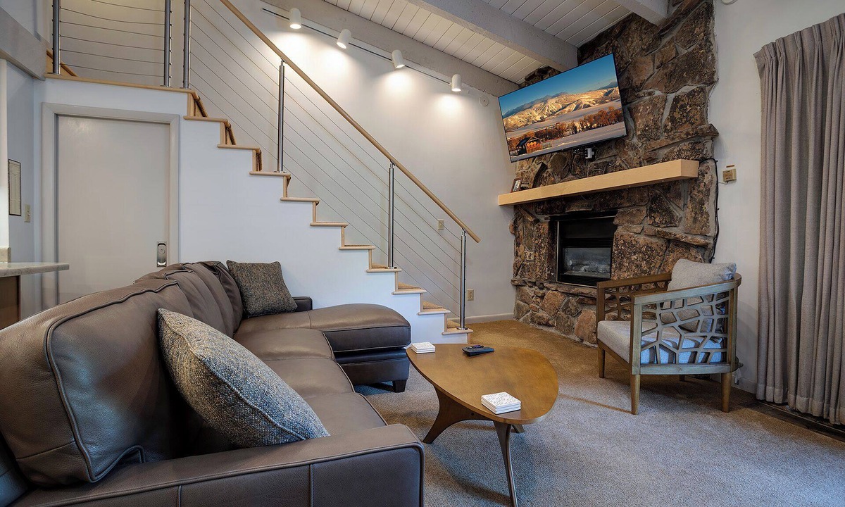 Steamboat Springs Condo | SE062 | Top Floor | Private Balcony | Hot Tub | Ski In/Out | A/C
