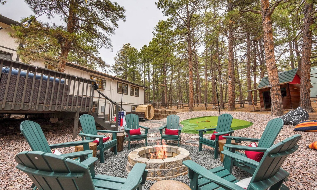 Colorado Springs House | Secluded! Hot Tub, Sauna, Game Room, Golf, Firepit, Great for groups, Sleeps 20!