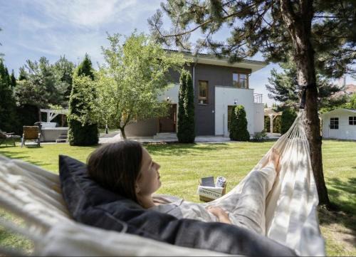 Pruhonice Villa | Serenity Luxusní vila s vířivkou a zahradou u Prahy