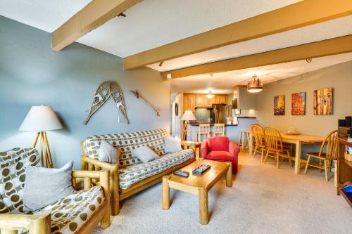 Wildernest House | Silverthorne Condo w/Lake Views: 10 Mi to Skiing!