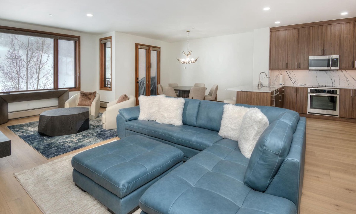 Highlands Townhomes Condo | Ski-In & Out Your Doorstep! Lovely Interior, Pool/Hot Tub!