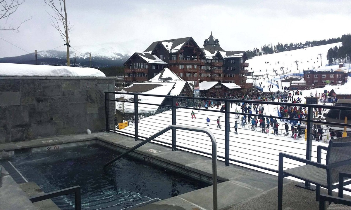 Peak 8 Condo | Ski-in/Ski-out Condo Week 1/25 to 2/1 International Snow Sculpture Championship