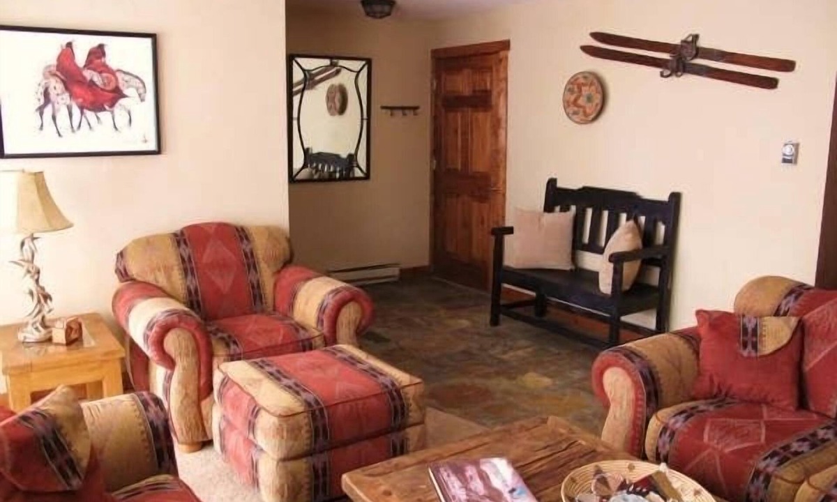 Vail Condo | Ski Vail Great location , short walk to Gondola. Pet friendly STR #004744