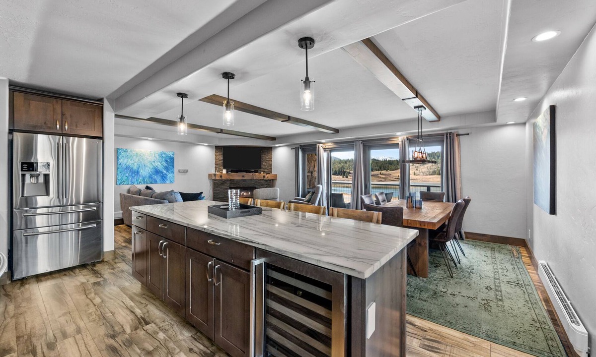 Dillon Condo | Sleek Retreat over Lake Dillon and Ten Mile Range-4 Minutes to Keystone