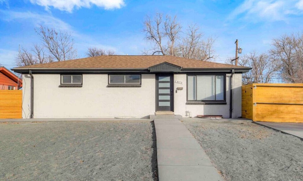 Aurora House | Sleeps 16 - 15 min/Downtown, 10 min/Medical Center