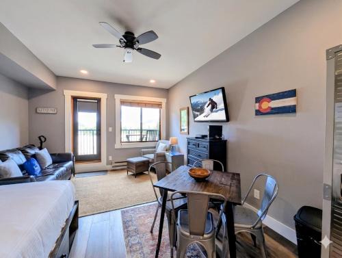 Mountain House House | Slopeside 2762A by SummitCove Lodging in Colorado