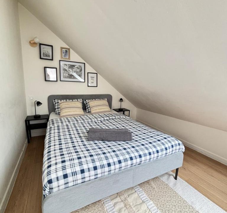 Strasbourg Apartment | Soh Rent Strasbourg Studio 3 Tv-Wifi Near Train Station