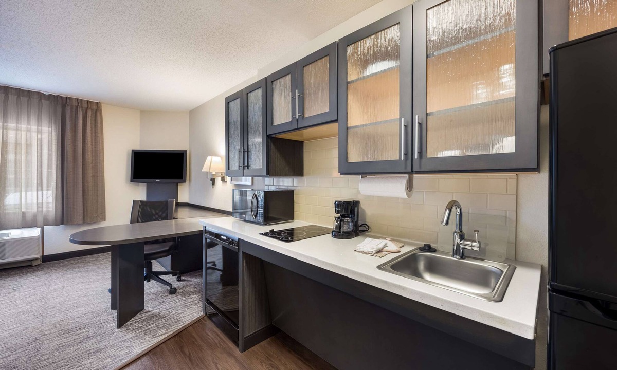 Golden Hotel | Sonesta Simply Suites Denver West Federal Center