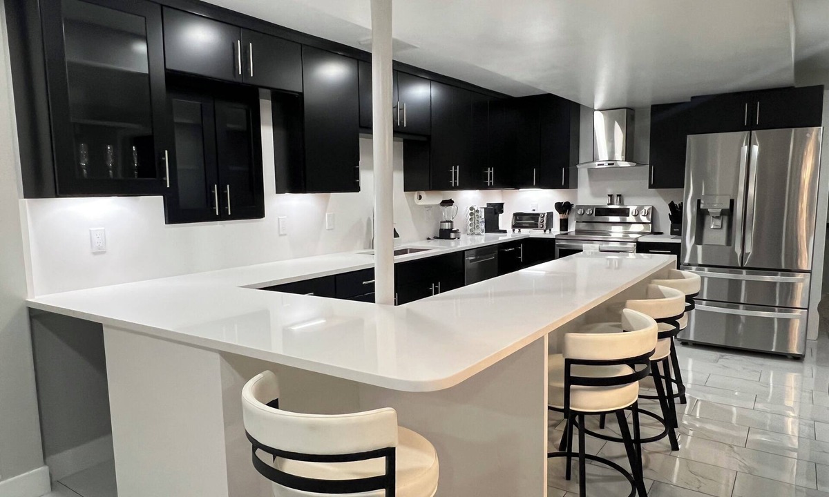 East Gate Apartment | Spacious 3-bedroom apartment with WiFi, AC in fabulous Denver